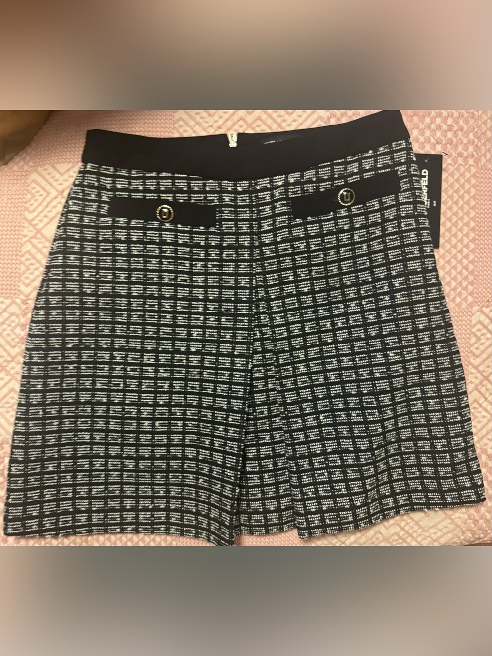 Women’s Karl Lagerfeld Skirt Size 4 New with Tags Black and White Tweed Skirt